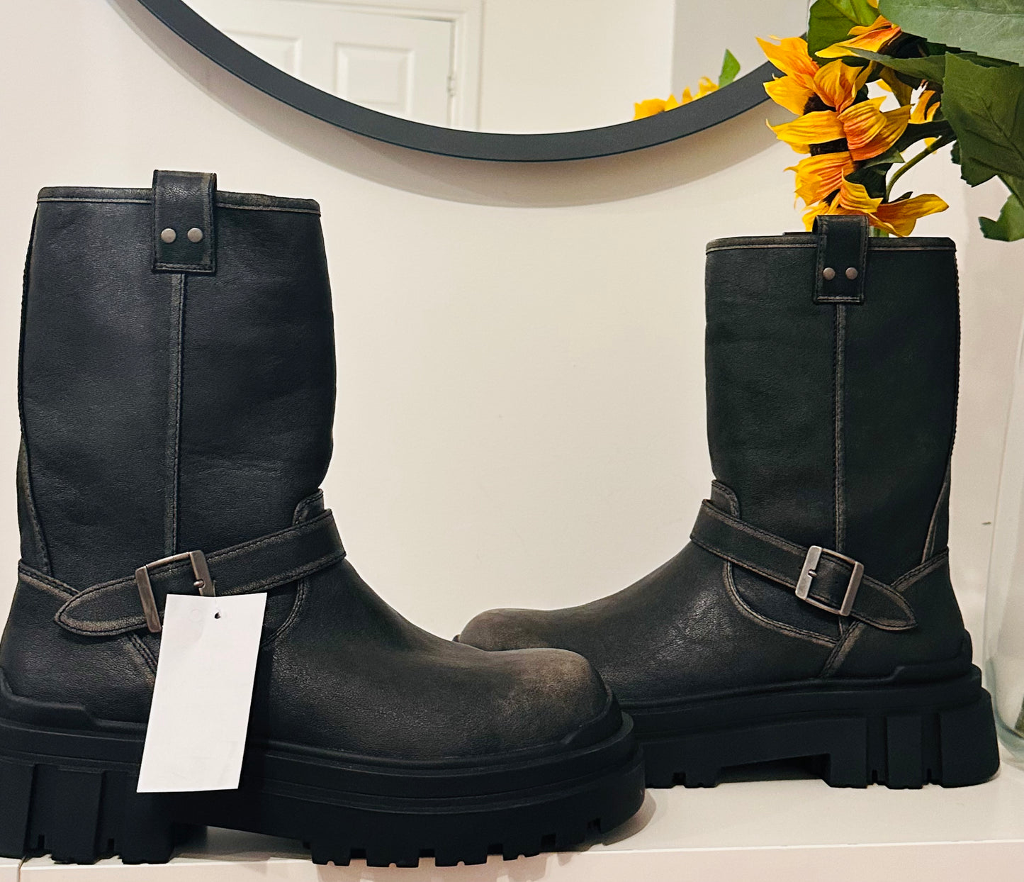 CURATED EDITION Urban Rebel Boots:Rugged Edge Meets Refined Craftsmanship